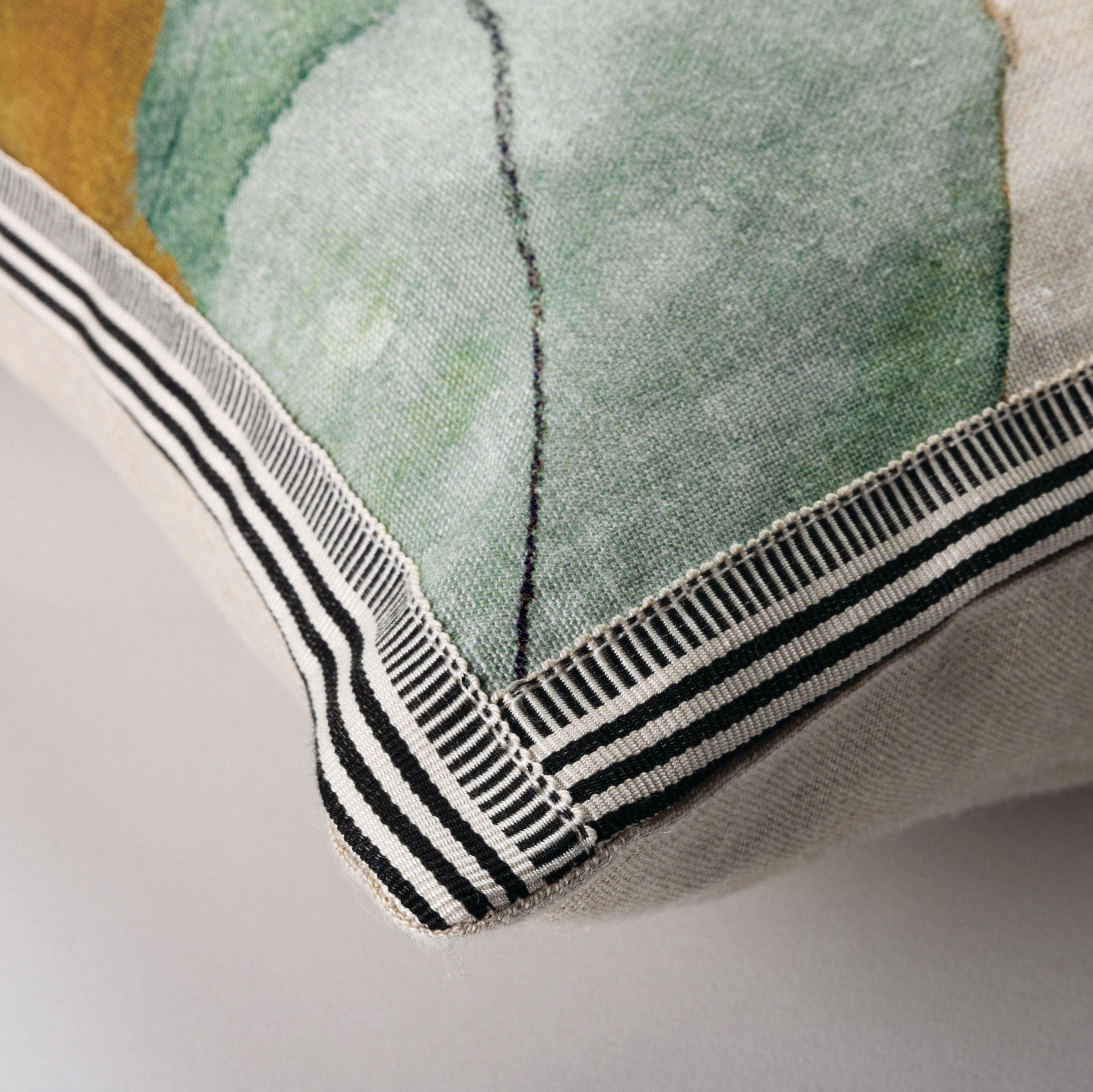 DOUCEUR ARDENTE Cushion Cover