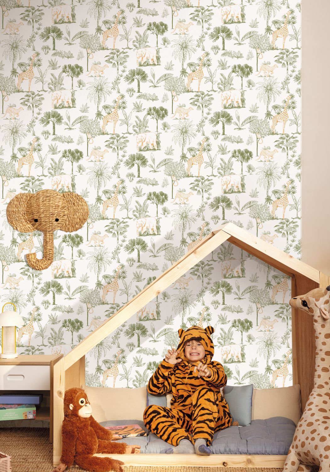 WALK IN THE SAVANNAH Wallpaper