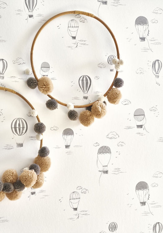 BALLOONS IN THE CLOUDS Wallpaper